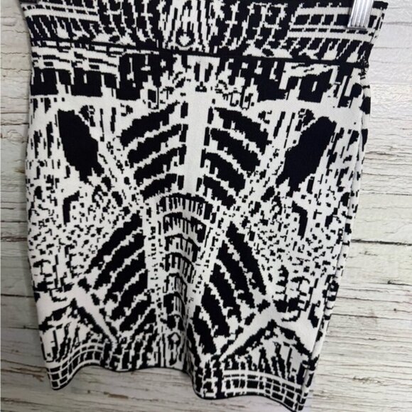 LEFT ON HOUSTON STRETCH MINI SKIRT bandage black white NWT size small - Picture 5 of 6